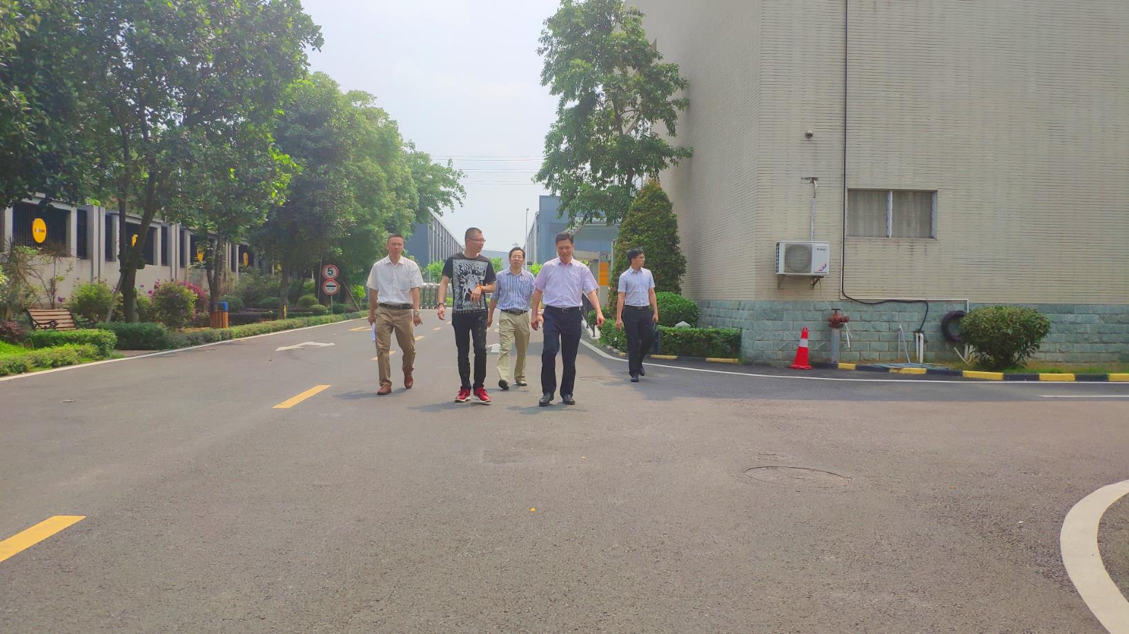 三水區(qū)委領(lǐng)導蒞臨葆德科技工廠視察調(diào)研